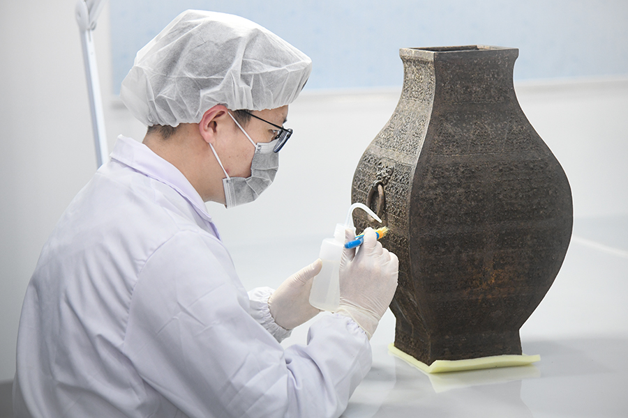 青銅器保護。武王墩墓考古工作隊供圖